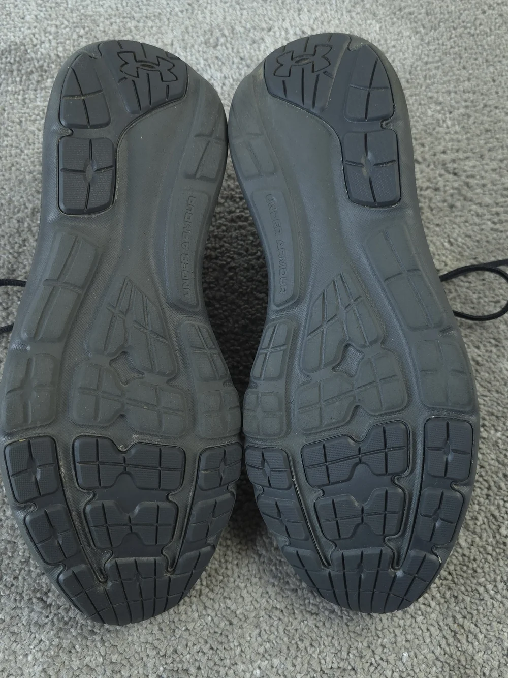 Under Armour Surge 3 Mens Size 11 Running Shoes 3024883-002 Black Low Top